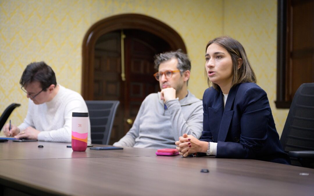 Canciller de Colombia llama a fortalecer la paz y la democracia en el país.