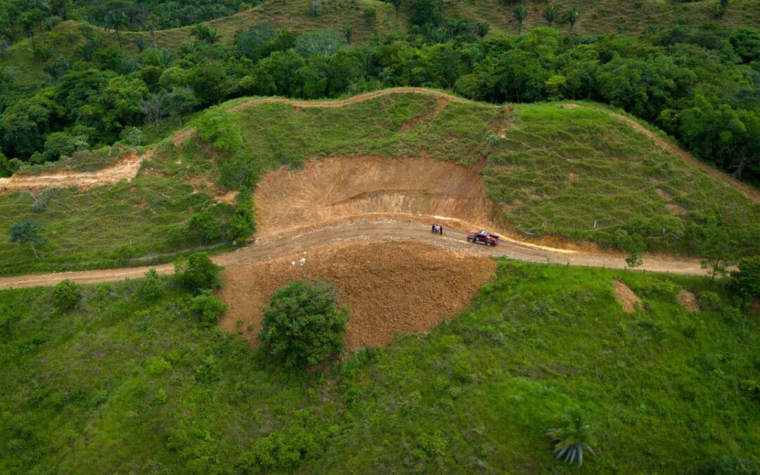 Intervienen deslizamiento para evitar el aislamiento de 500 familias en Nunchía y Támara