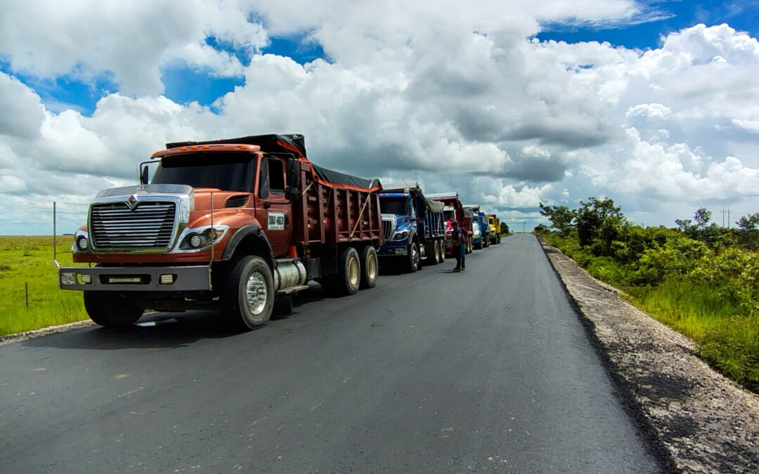 Gobernación continúa con instalación de carpeta asfáltica en la vía a Orocué