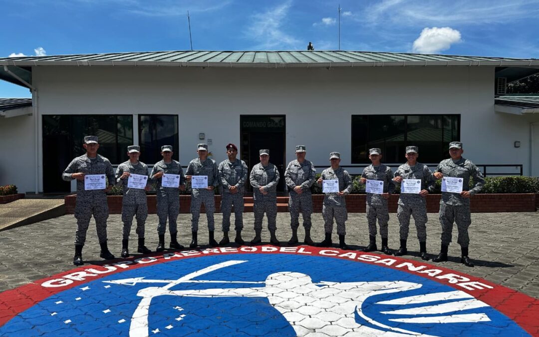Un año de servicio forjó su camino hacia nuevas metas en vuelo