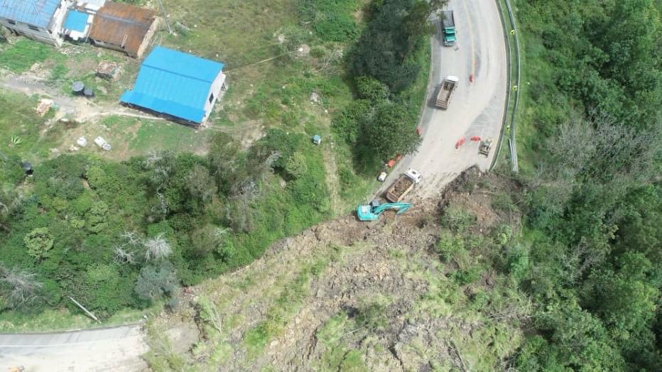 Cierre total de la vía Bogotá–Villavicencio por deslizamiento de material